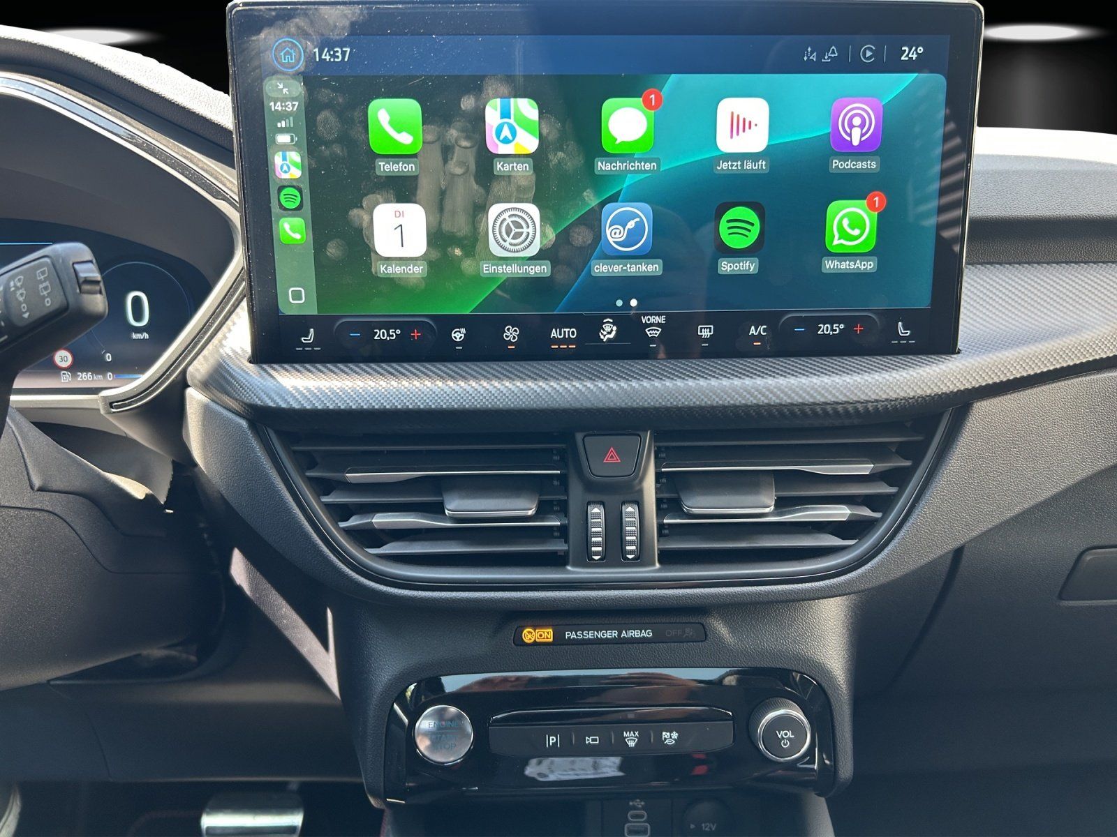 Fahrzeugabbildung Ford Kuga ST-Line X FHEV Allrad HUD El. Panodach Navi