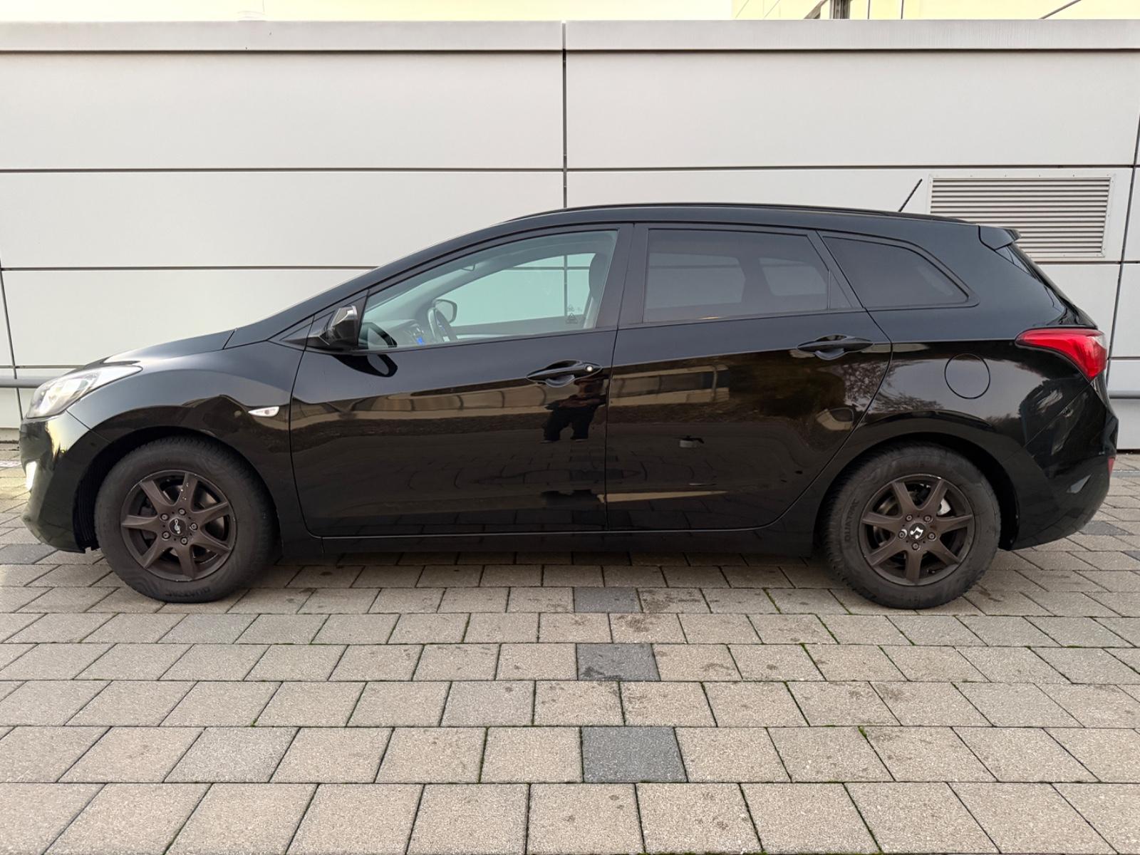 Hyundai i30 2014 — interior