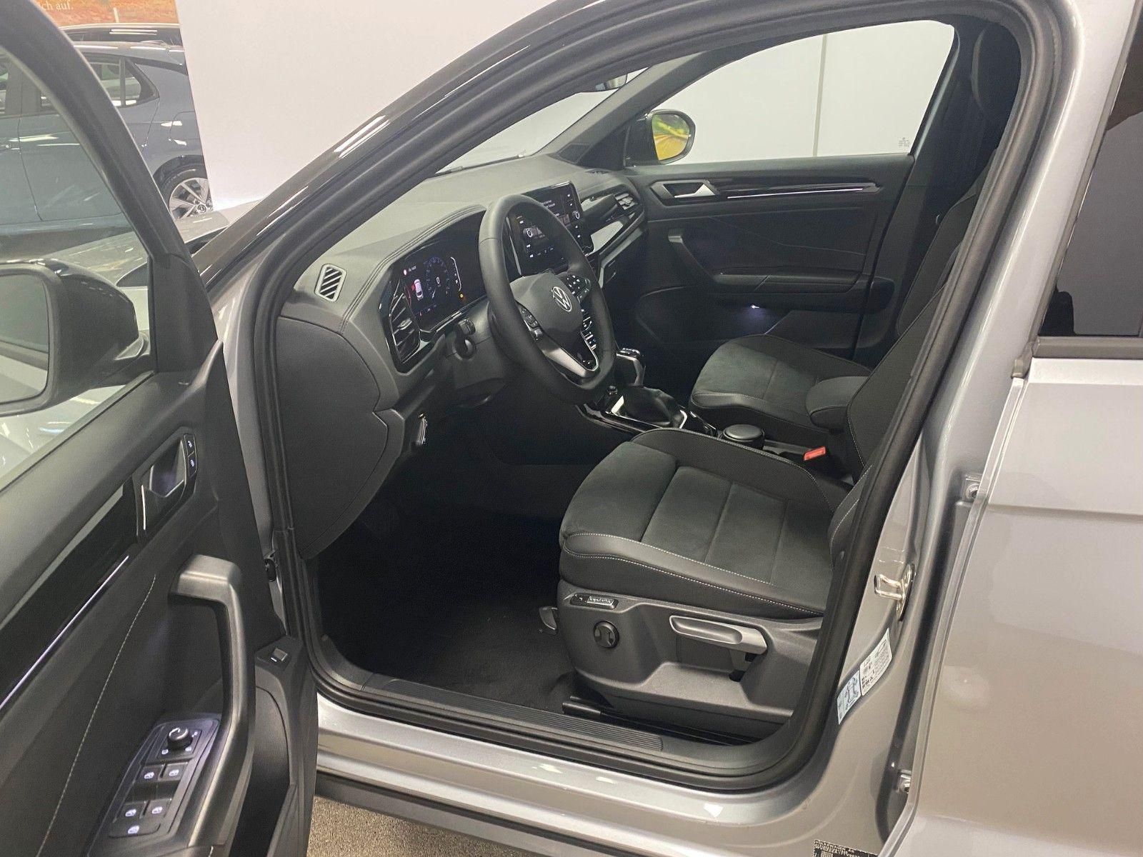 Fahrzeugabbildung Volkswagen T-Roc 1.5 TSI DSG Style+IQ MATRIX+Black Style+++