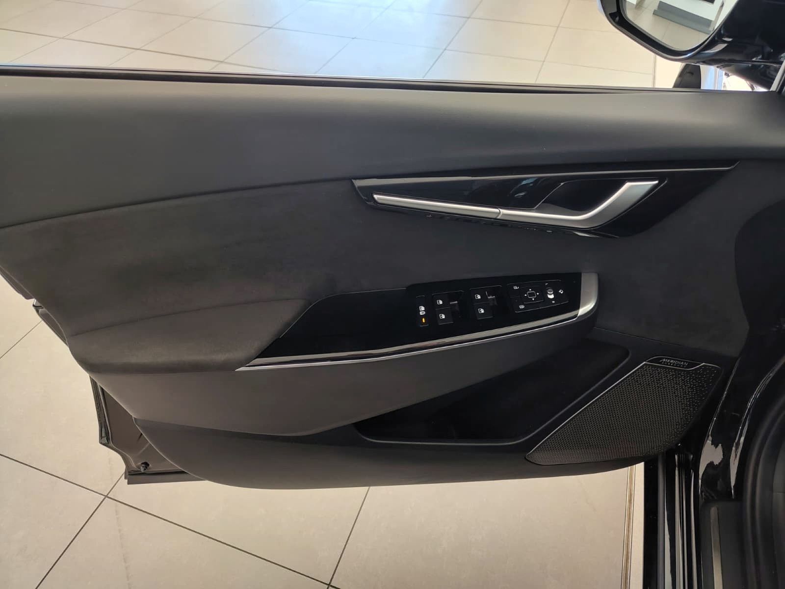 KIA EV6 GT 77,4-kWh AWD Glasdach HUD Navi LED – Bild 38