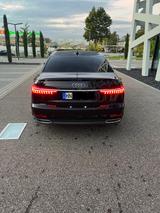 Audi A6 40 TDI (S-line Lenkrad) / 21 Zoll Felgen  - : Schwarz, Felge