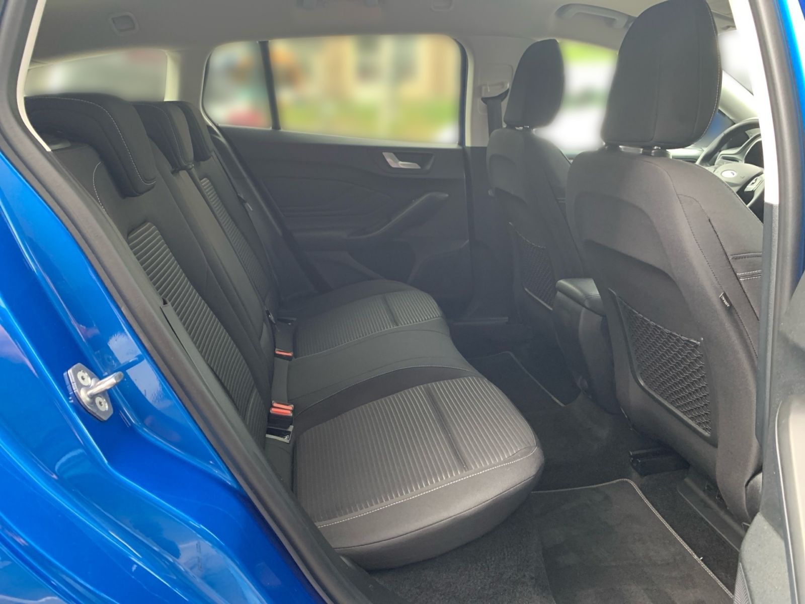 Fahrzeugabbildung Ford Focus Turnier 1.0 EcoBoost Hybrid Titanium X S/S