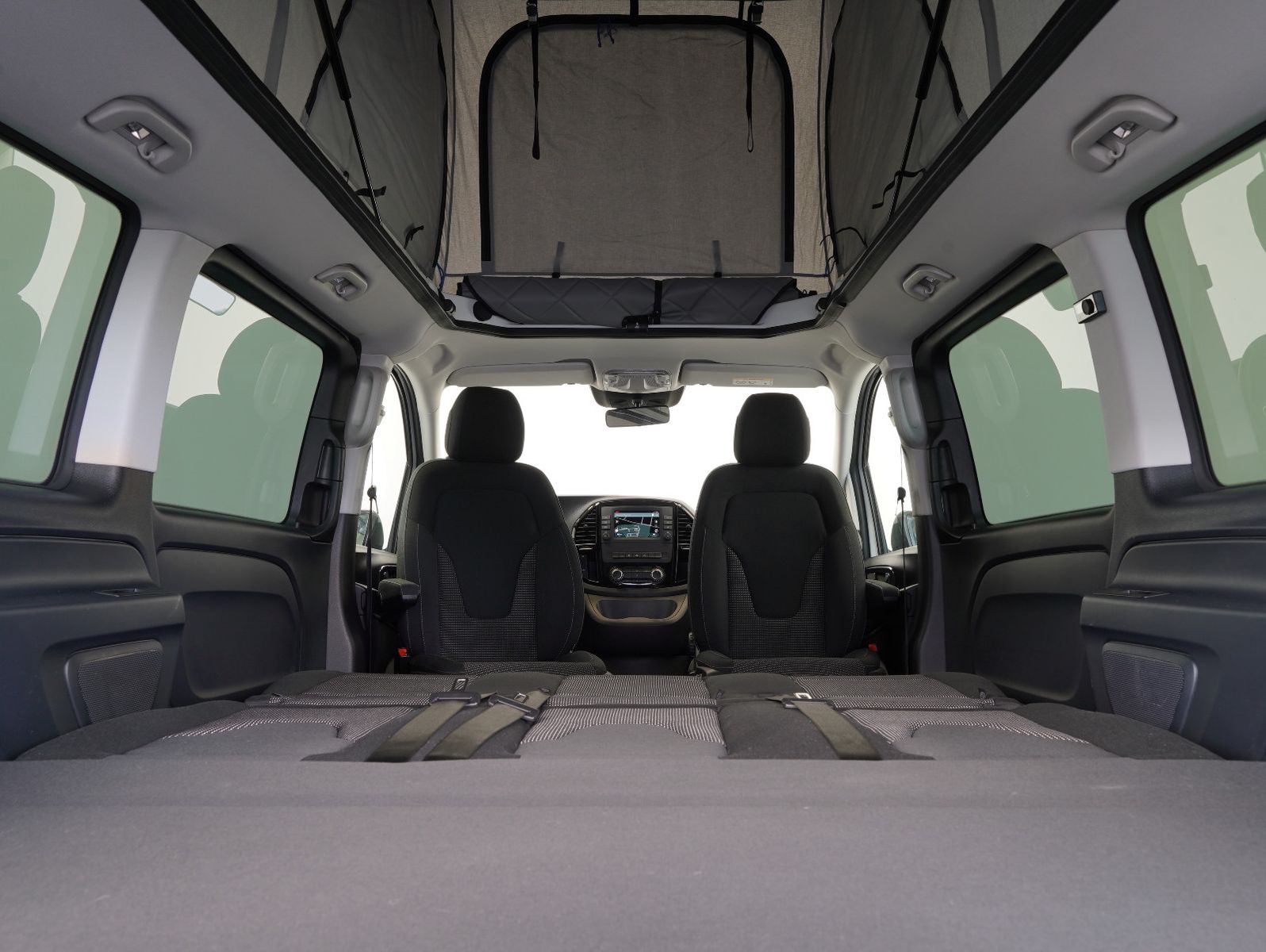 Fahrzeugabbildung Mercedes-Benz Vito Tourer 119 CDI Pro 4x4 lang PÖSSL VANSTAR