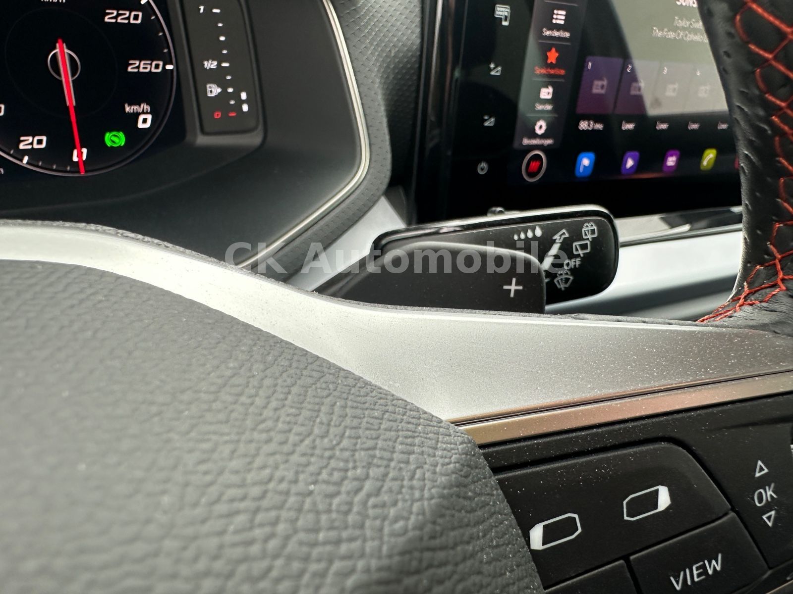 Fahrzeugabbildung SEAT Arona 1.5 TSI 110kW FR DSG/Navi/LED/Kam/AHK