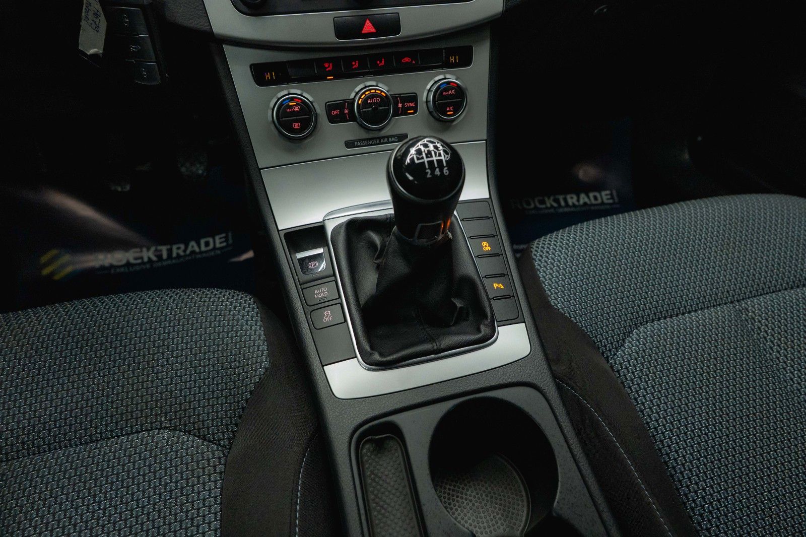 Fahrzeugabbildung Volkswagen Passat Variant 1.6 TDI Trendline BlueMotion TÜV