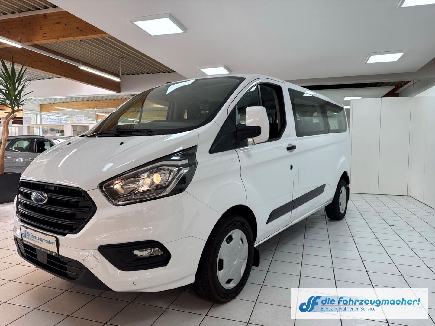 Fahrzeugabbildung Ford Transit Custom Tourneo 320 L2 Trend Dyn. Kurvenl