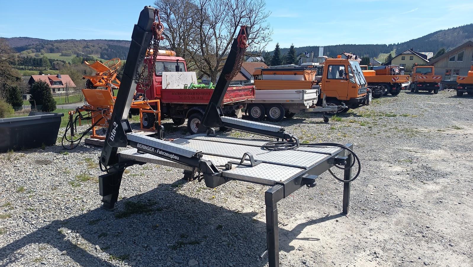 Multicar Absetzkipper Aufbau Behringer Multicar AWS KWS