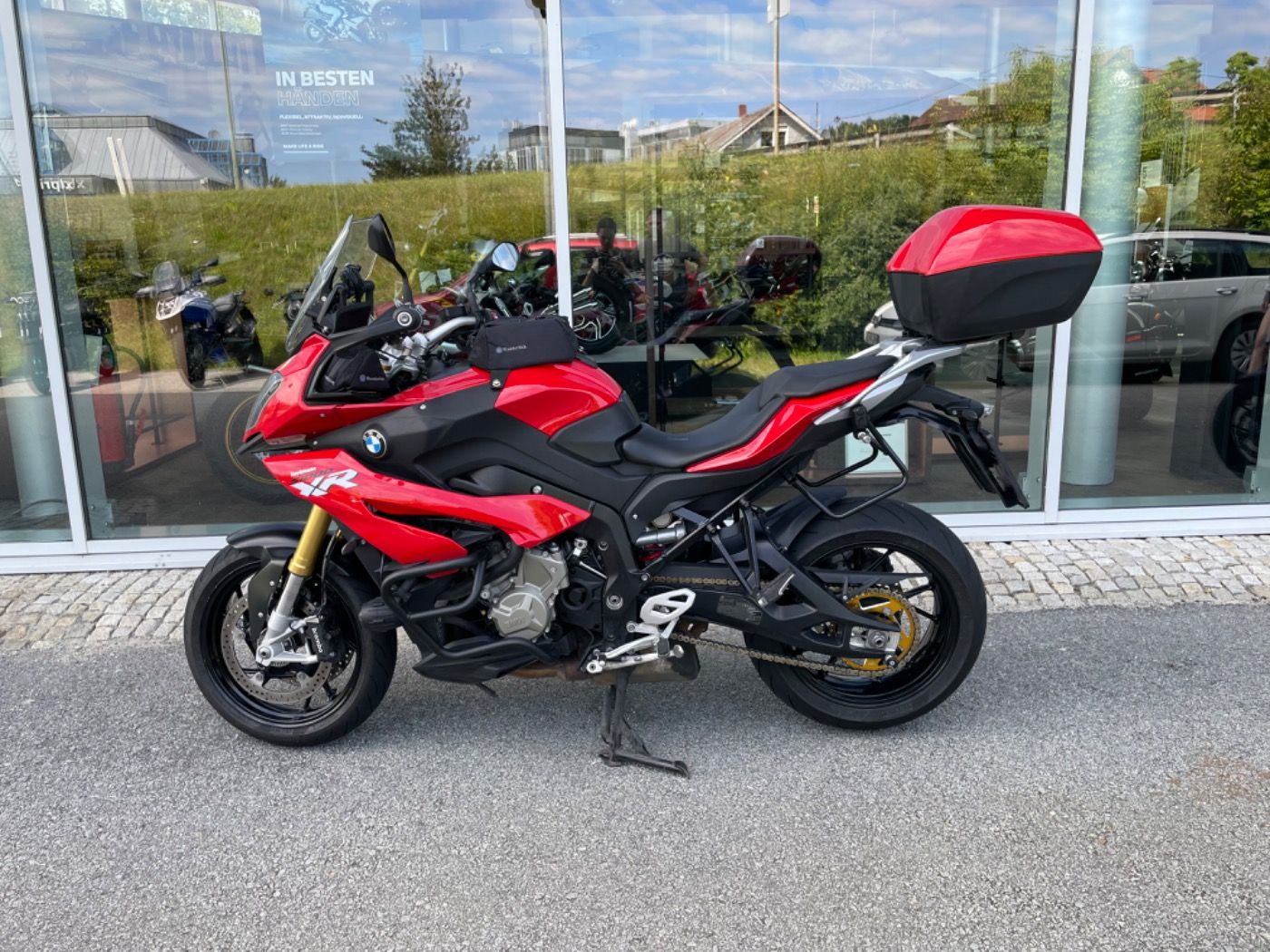 Fahrzeugabbildung BMW S 1000 XR mit Tieferlegung aus 1. Hand