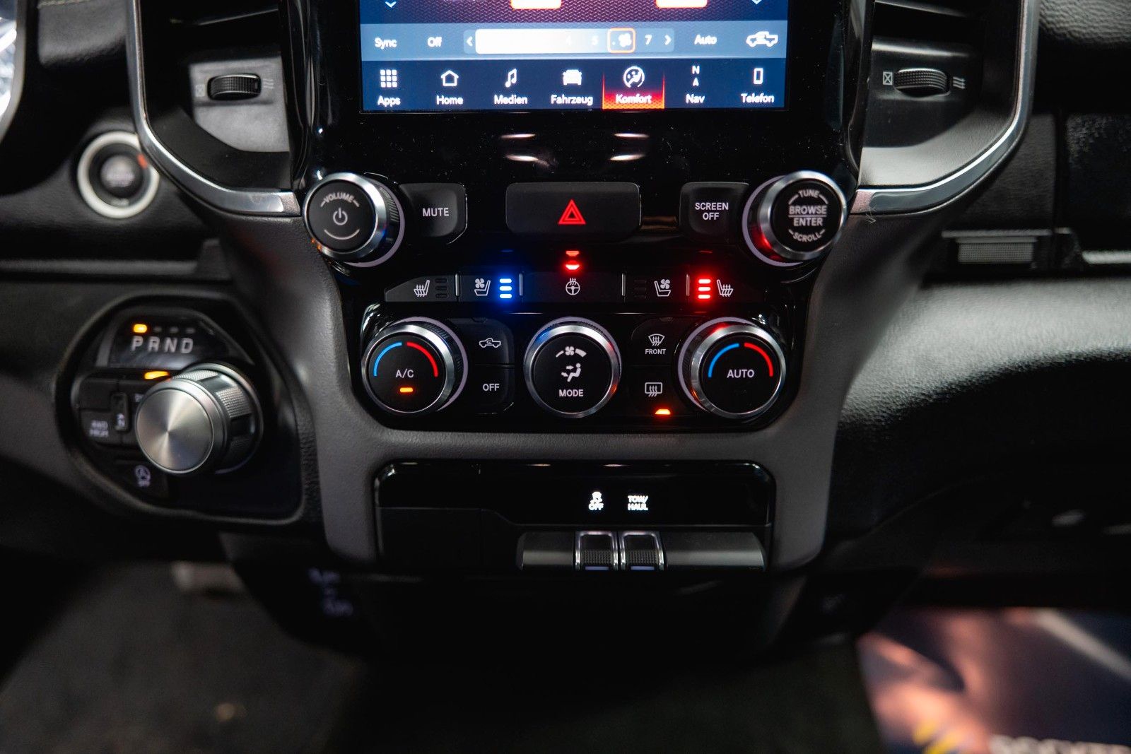 Fahrzeugabbildung Dodge RAM 5.7 V8 HEMI 4x4 LARAMIE Offroad Night LED