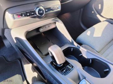 Volvo XC40 MHD Core 2WD KLIMA-LED-SHZG-NAVI-FSHZG