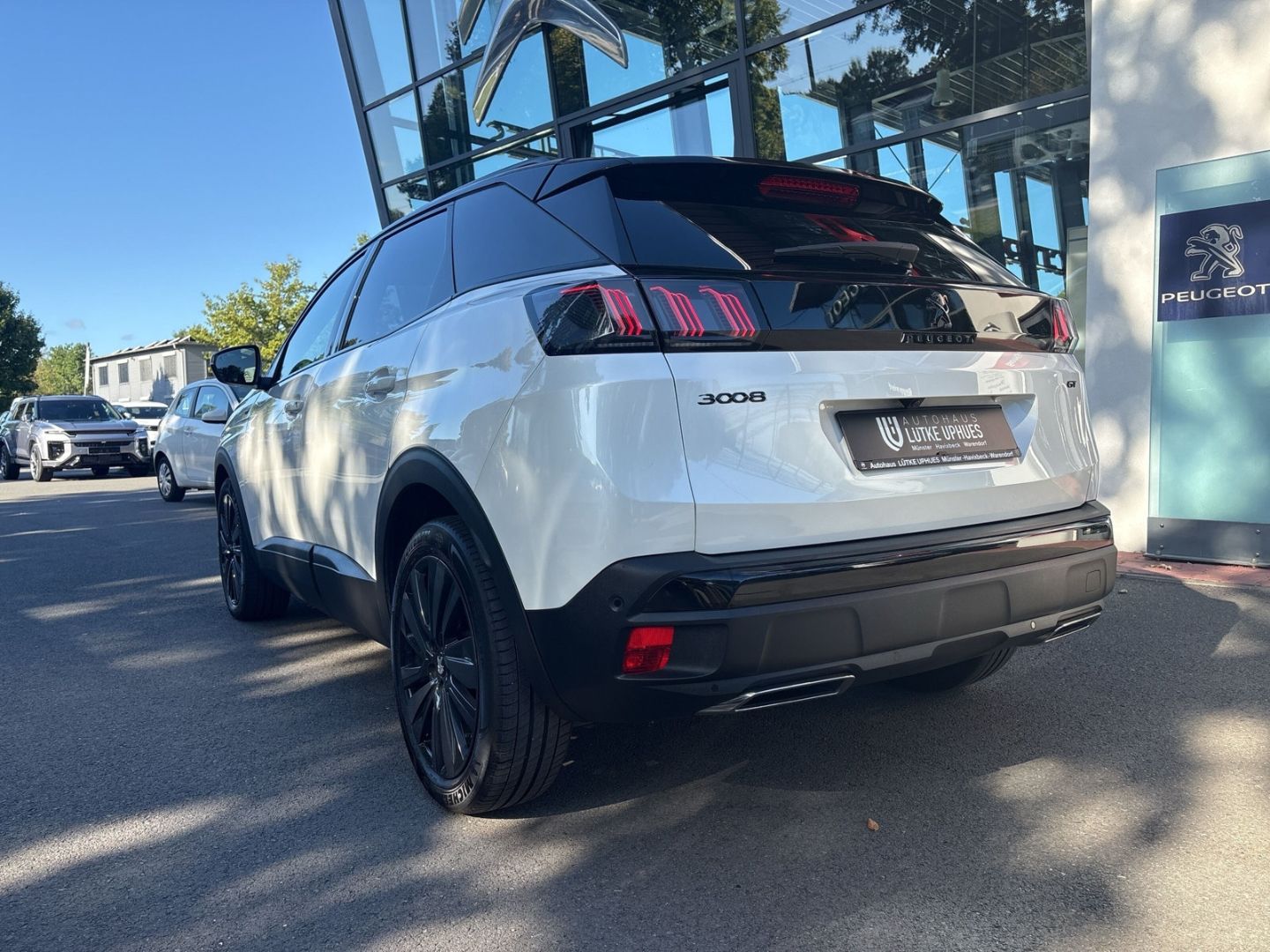 Fahrzeugabbildung Peugeot 3008 GT BlueHDi 130 EAT8 El. Panodach Navi Leder