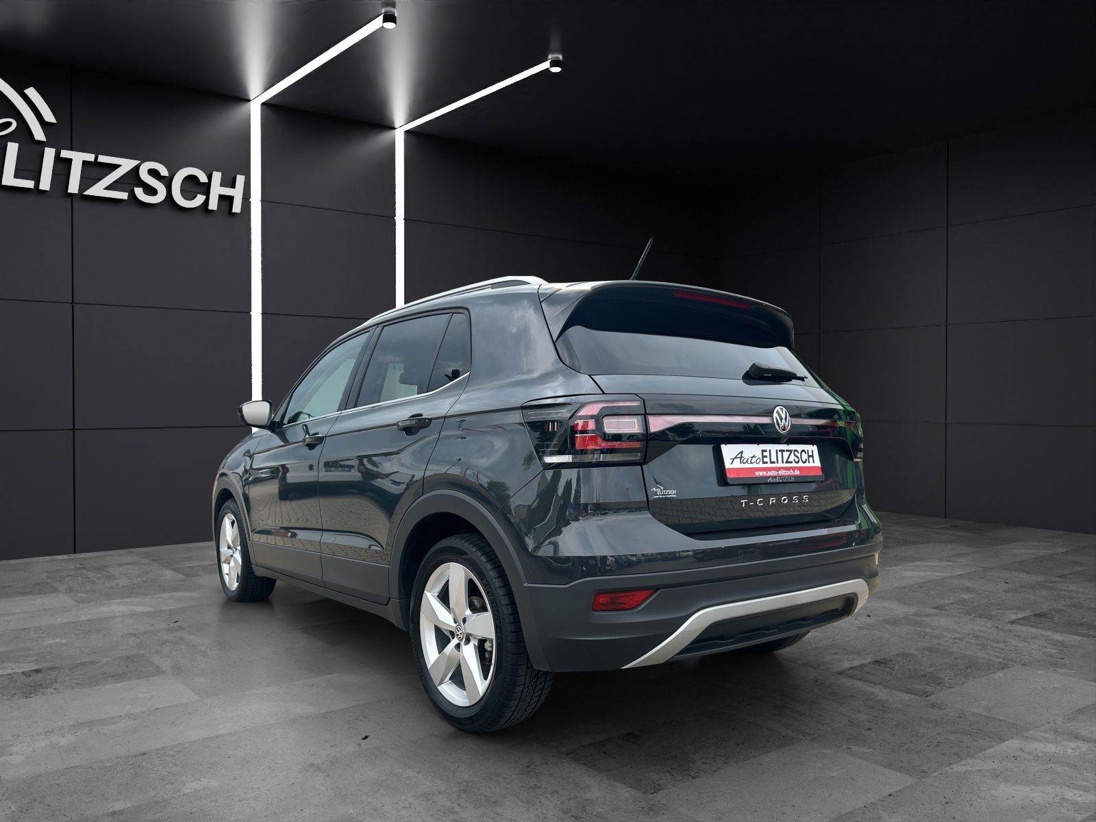 Fahrzeugabbildung Volkswagen T-Cross Style DSG LED Navi VC RFK SHZ 17"