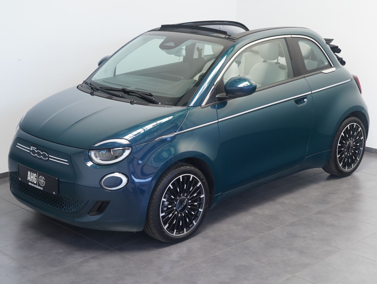 Fahrzeugabbildung Fiat 500e La Prima 87KW/42kWh/DC-LADEN/CARPLAY