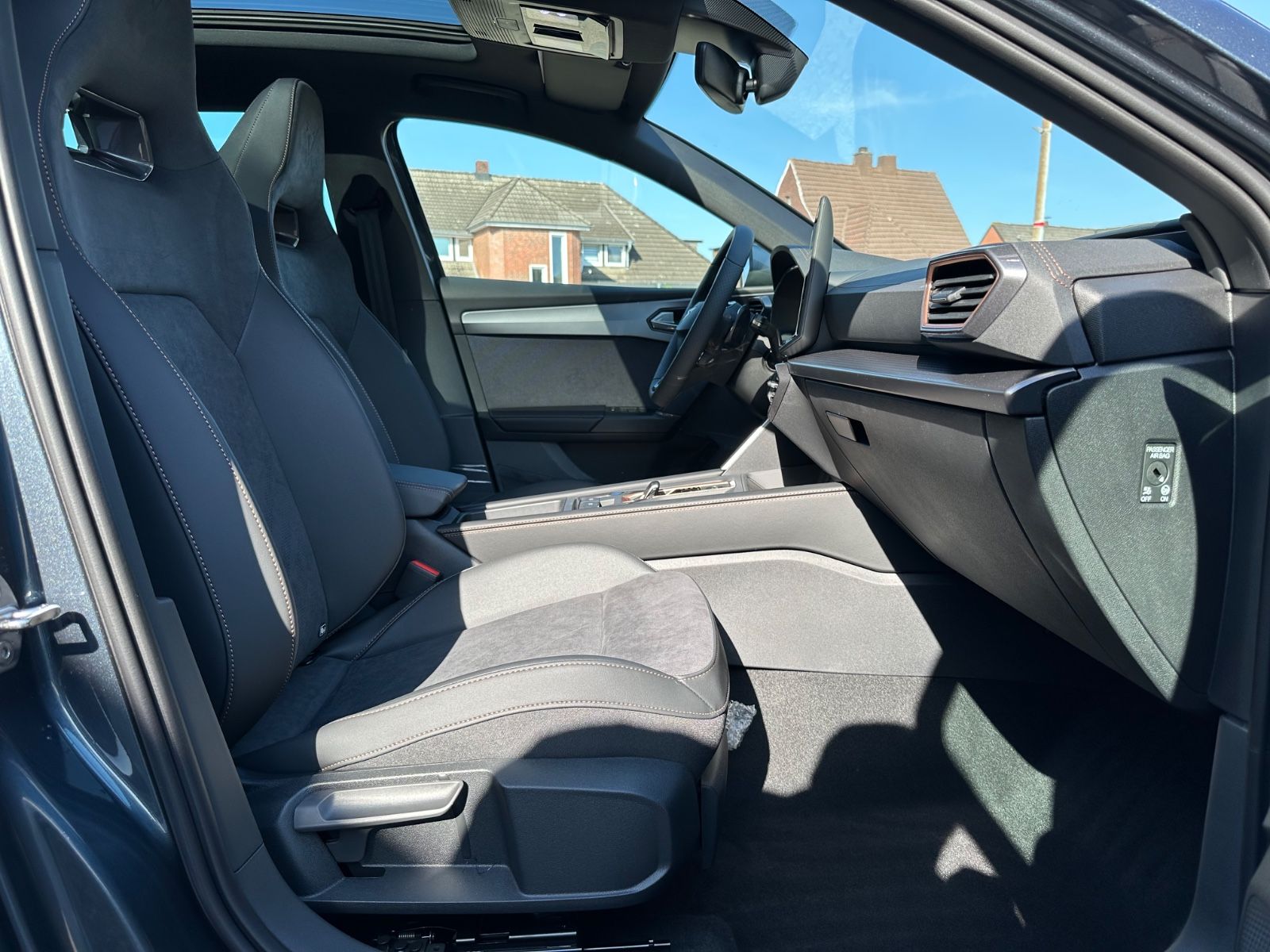 Fahrzeugabbildung CUPRA Leon ST 2.0 TSI 4Drive VZ Pano/AHK/Navi/ACC