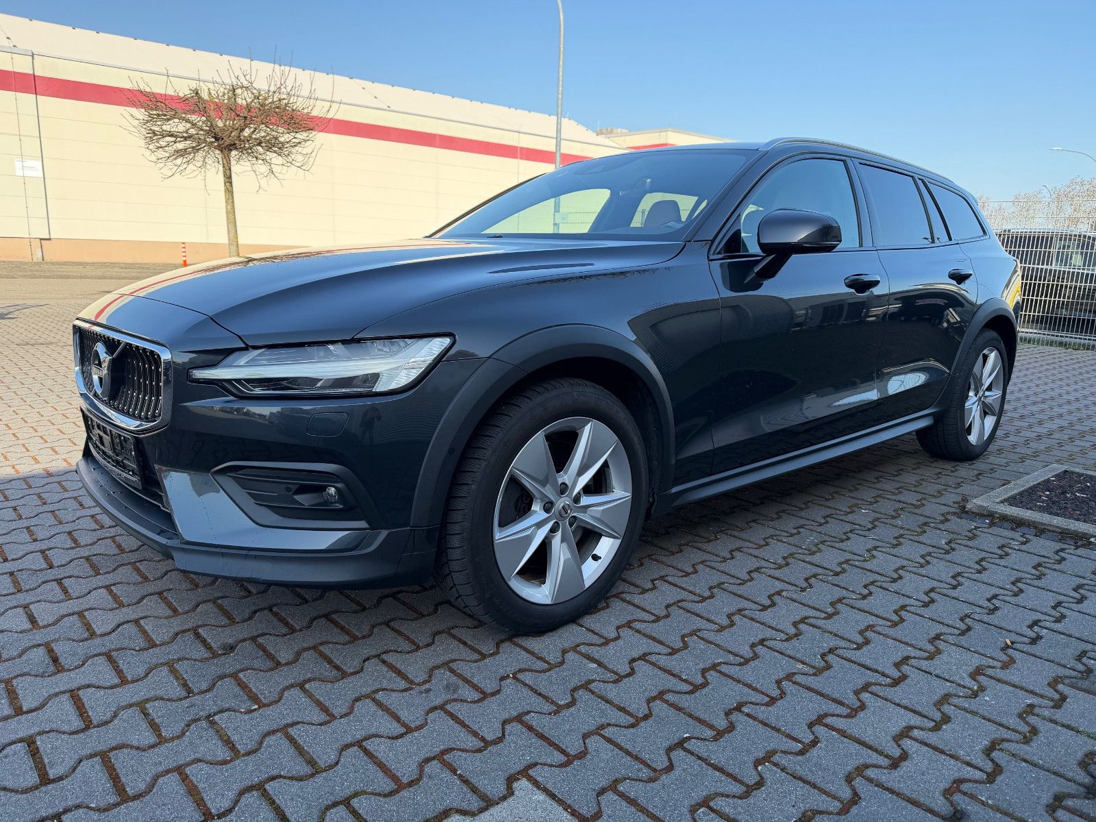 Volvo V60 D4 Cross Country Pro AWD RADAR+F-LED+h/k+CAM foto 3