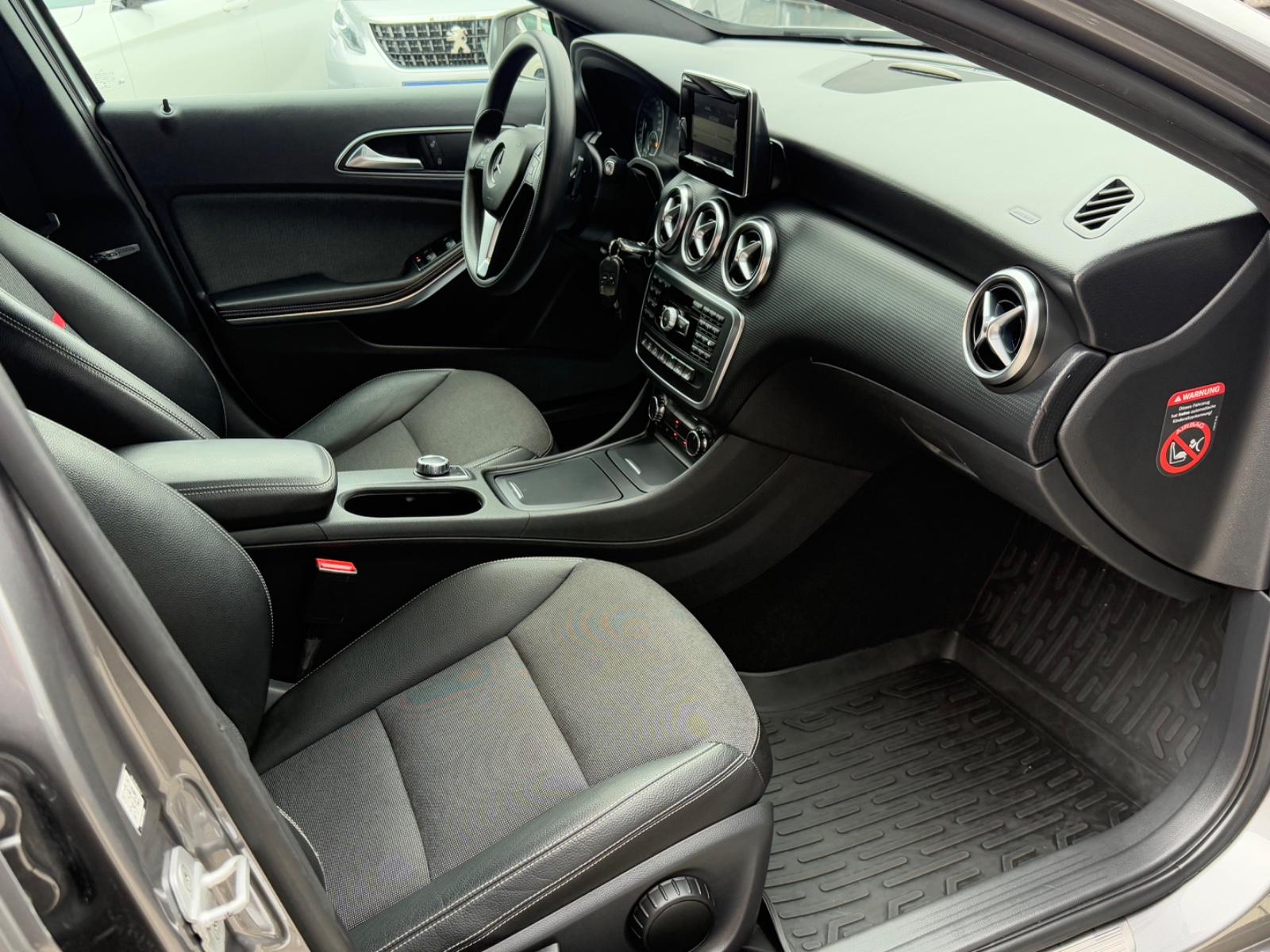 Mercedes-Benz A 250 4Matic *XENON*STANDHZG*NAVI*8 FACH*SHZ*
