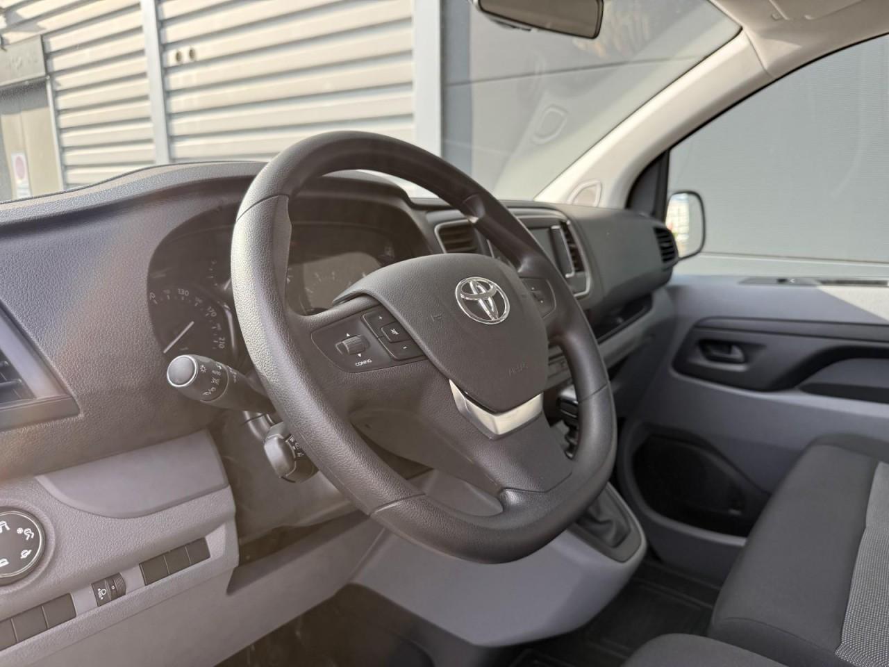 Toyota Proace 2.0 L2 Kombi Comfort NAVI PDC MFL 9SITZER