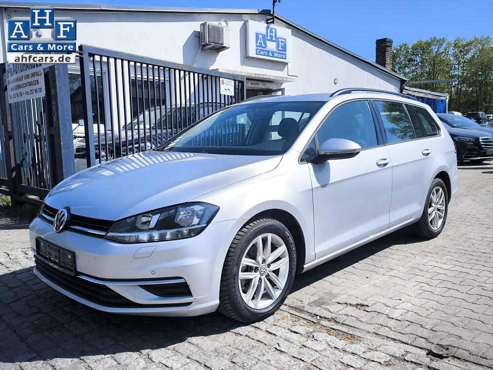 Volkswagen Golf 1.5 TSI DSG Comfortline ACC NAVI R-CAM PDC