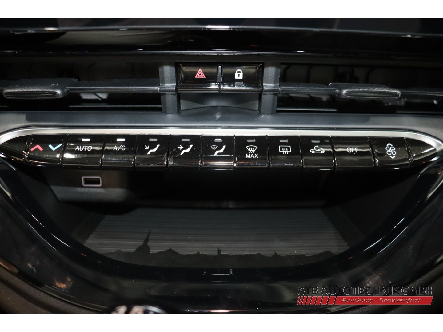 Fahrzeugabbildung Fiat 500 1.0l Hybrid ICON Apple CarPlay Klimaautom DA