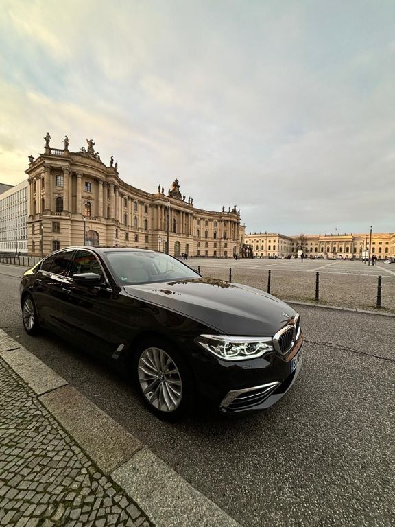 Image of BMW 530