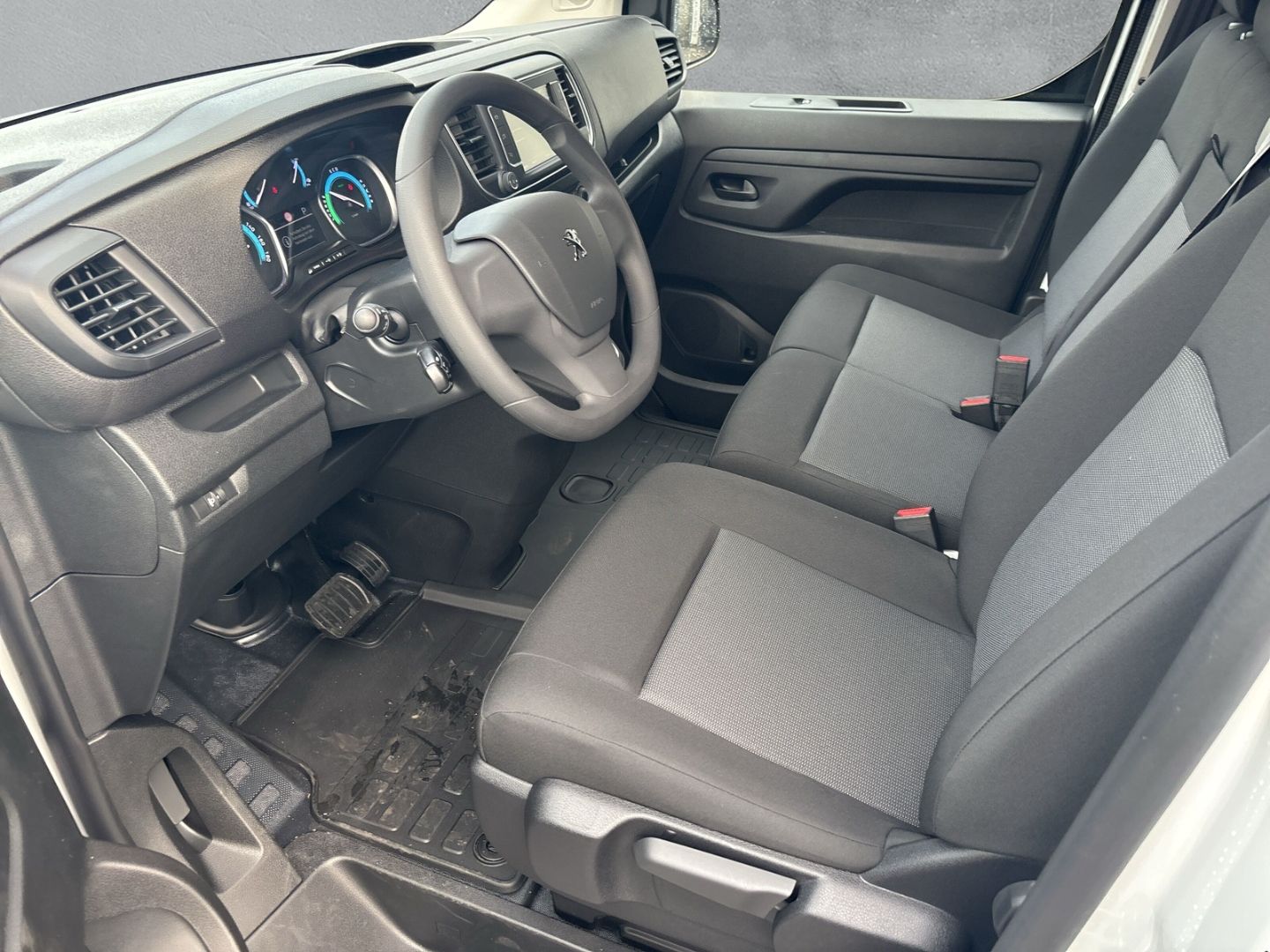 Fahrzeugabbildung Peugeot Expert Kasten Standard Elektromotor *ConnectNav-