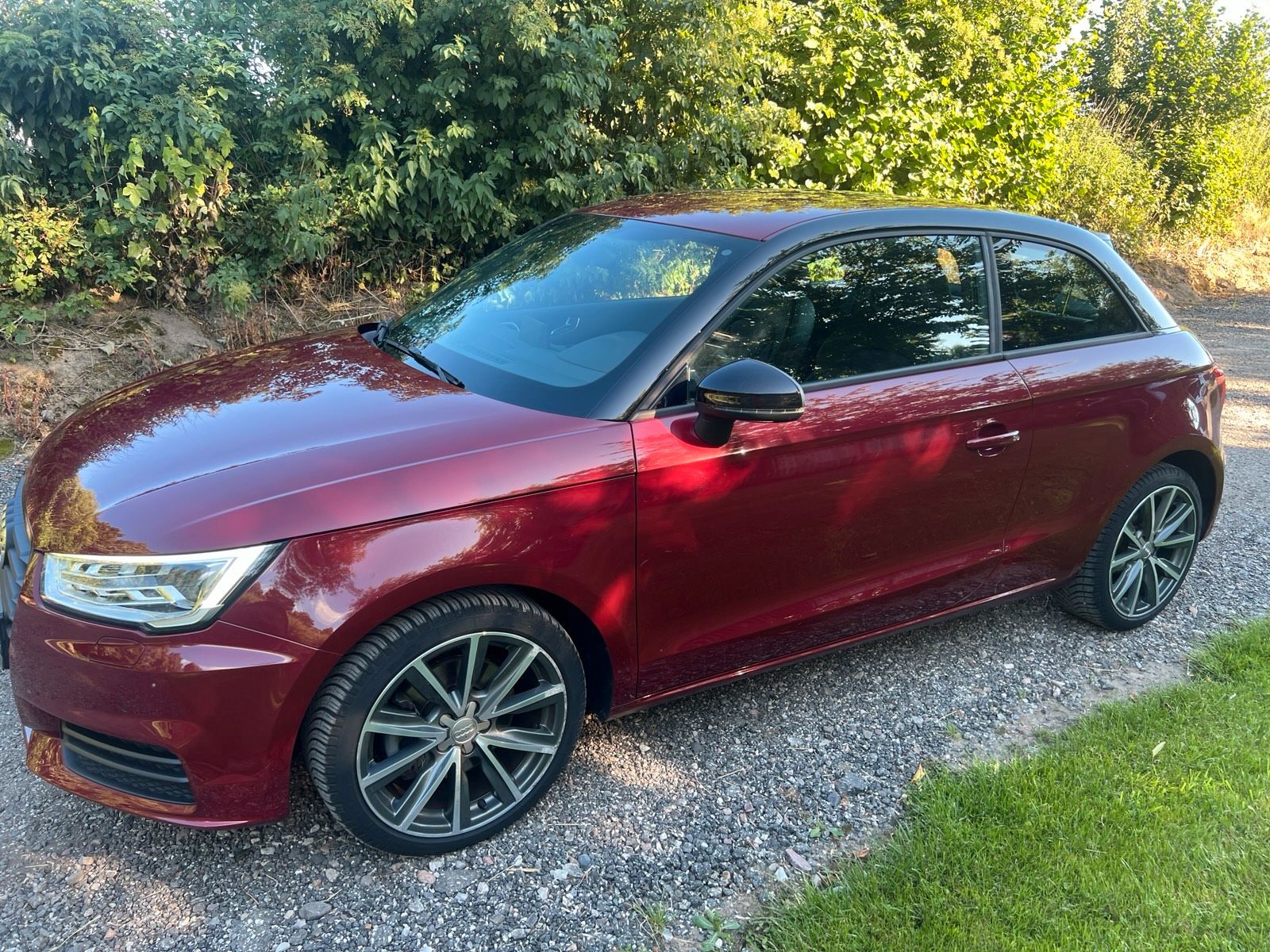 AUDI Audi A1 Design 1,4 Ltr, Automatik*Xenon*TÜ...