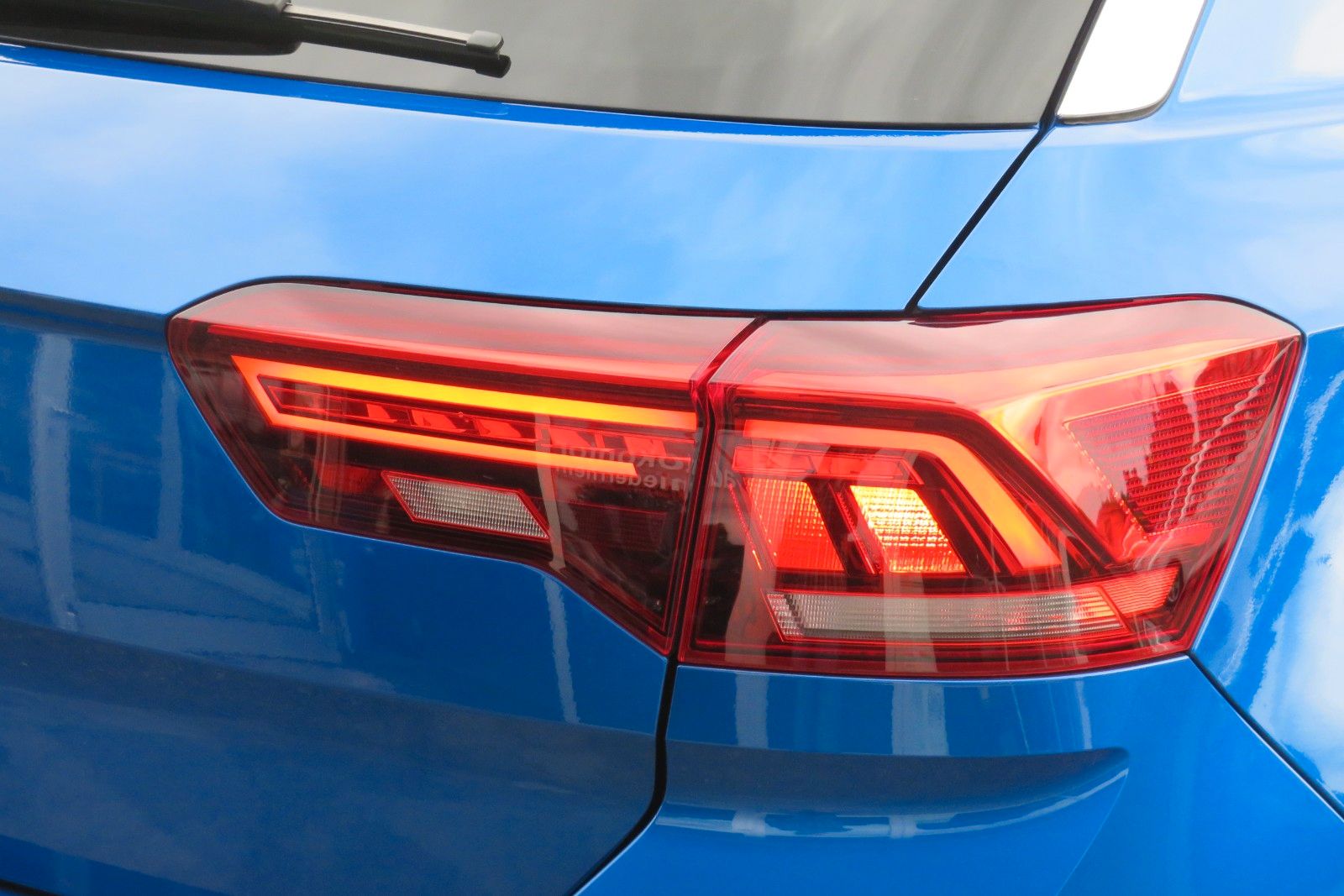 Fahrzeugabbildung Volkswagen T-Roc Style ACC APP MASSAGE SITZH. 17`KAMERA 1.H