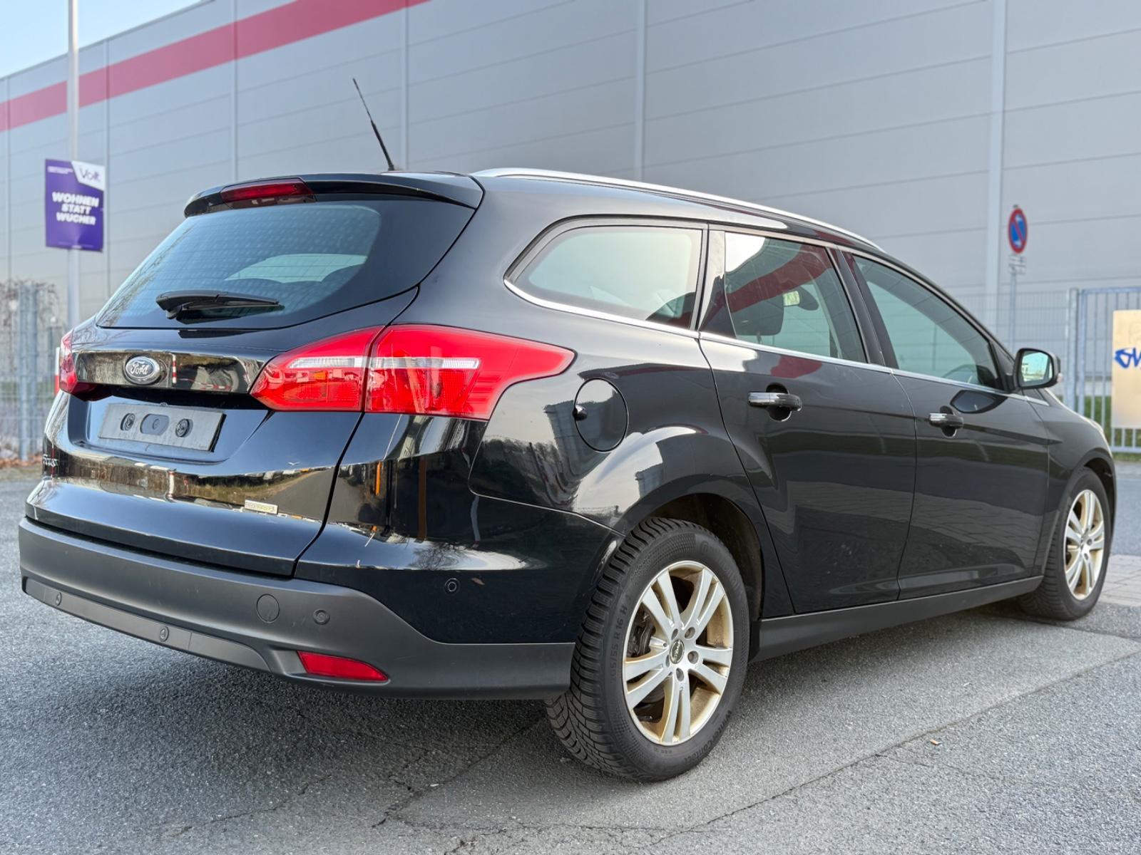 Ford Focus 2015 — engine 998 cm³, 125 HP (92kW)