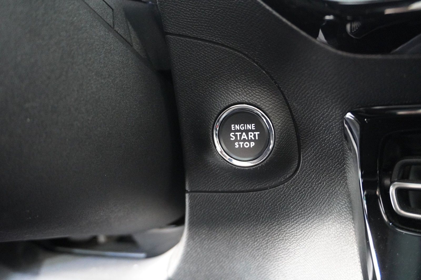 Fahrzeugabbildung Opel Mokka-e ELEGANCE 3-PHASIG NAVI/LED/KAMERA/DAB+
