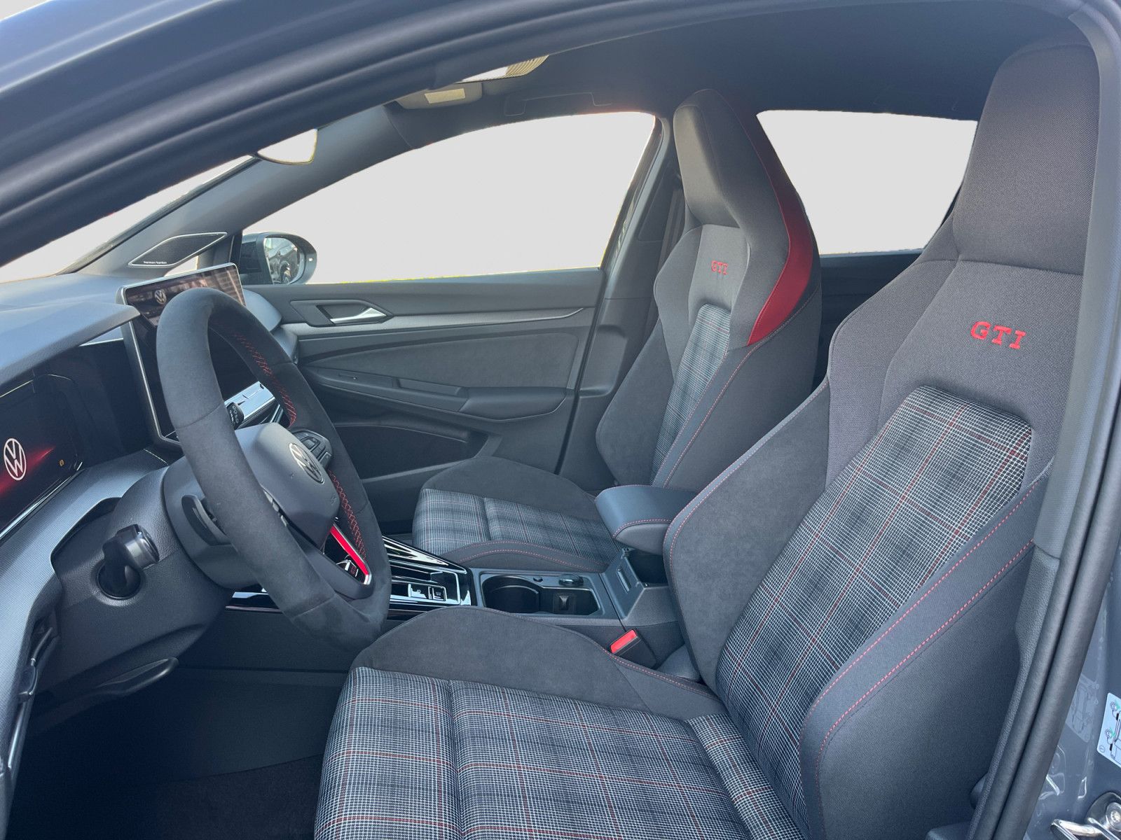 Volkswagen Golf GTI 2,0 l TSI 195 kW (265 PS) 7-G AHK 19" foto 10