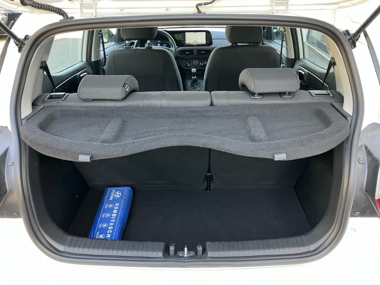 Fahrzeugabbildung Hyundai i10 SELECT Fernlichtass. Kam. Navi PDC SpurH