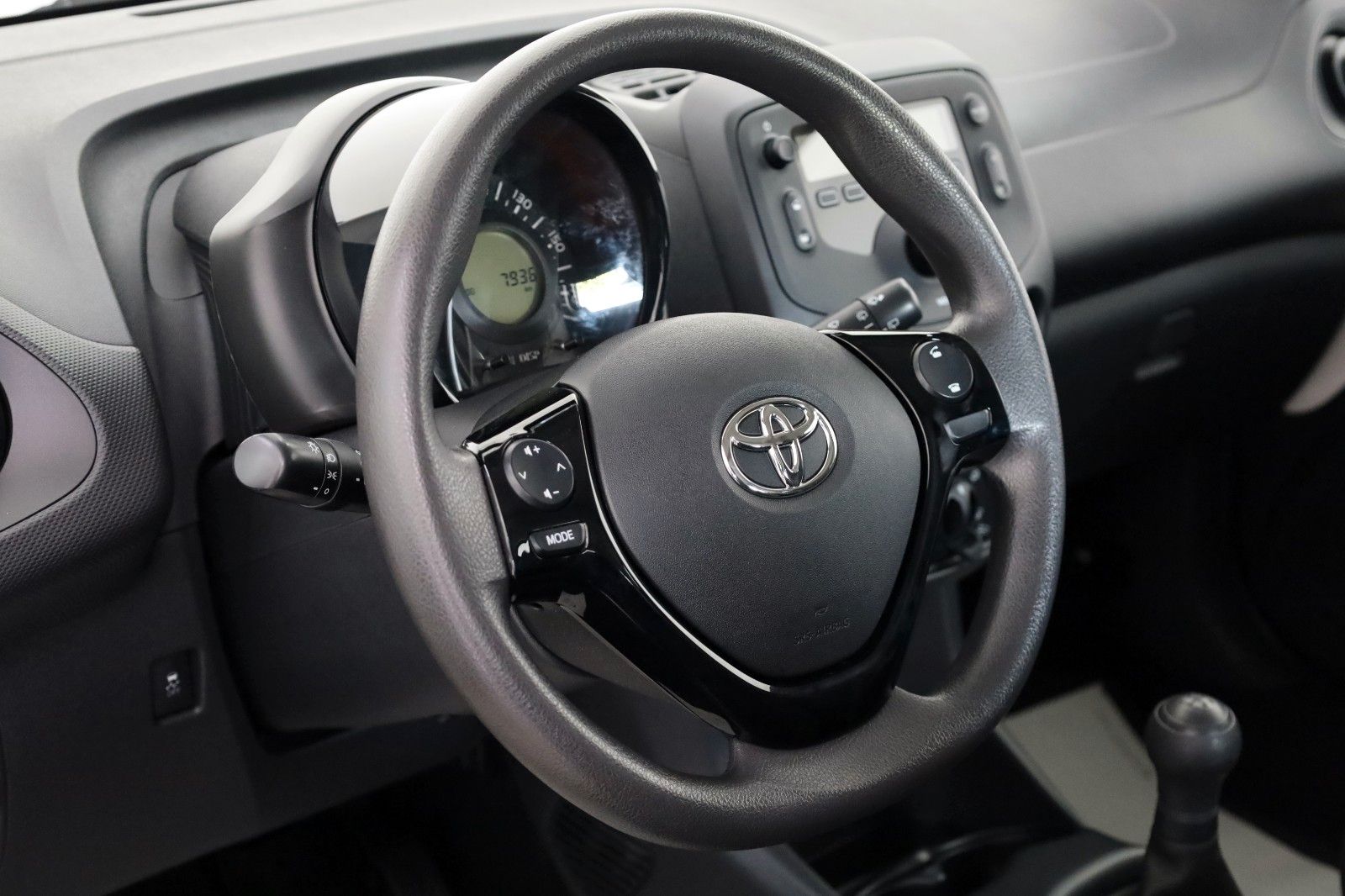Fahrzeugabbildung Toyota Aygo AYGO x Modellpflege,Klima, 8 fach bereift!