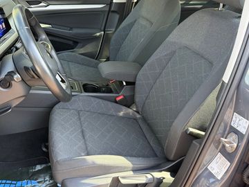 Volkswagen Golf - 8