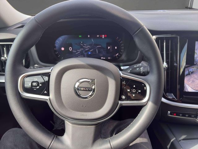 Volvo V60 Plus Dark B4 Mild-Hybrid Benzin*Head-Up*360 