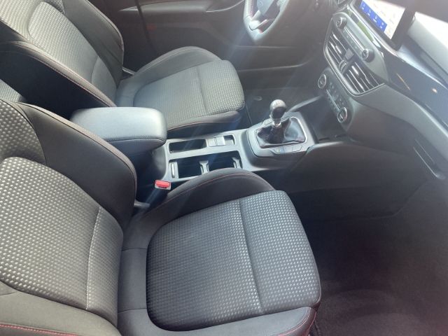 Fahrzeugabbildung Ford Focus 2.0 EcoBlue, ST-Line Navi, Sitzheizung, DA