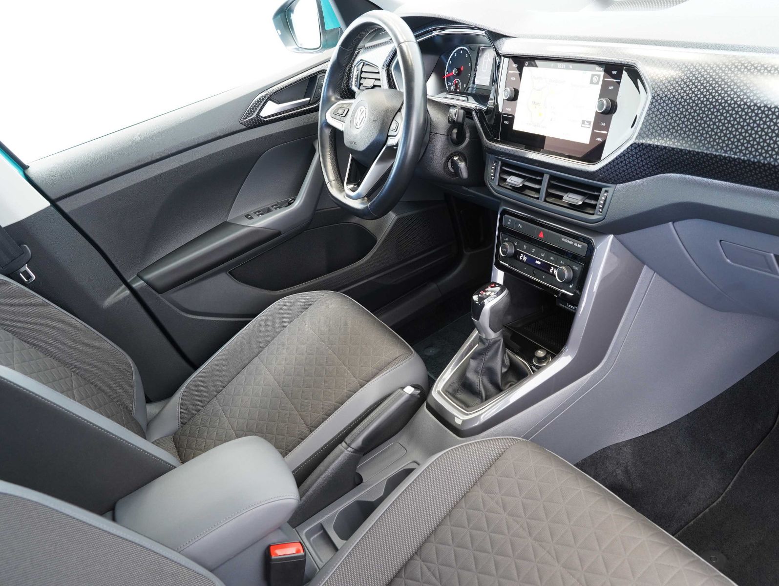 Fahrzeugabbildung Volkswagen T-Cross 1.5 TSI DSG Style R-LINE-EXTERIEUR