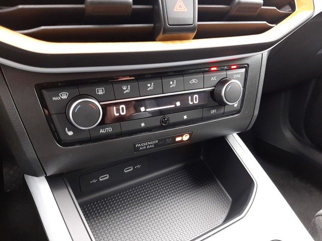 Fahrzeugabbildung Seat Arona Style 1.0TSI LED SitzHz 18"Alu Klimaaut.