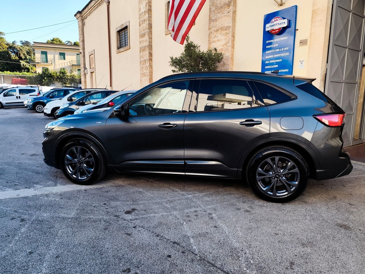 Ford Kuga 2.0 EcoBlue Hybrid 150 CV 2WD ST-Line imagem 2
