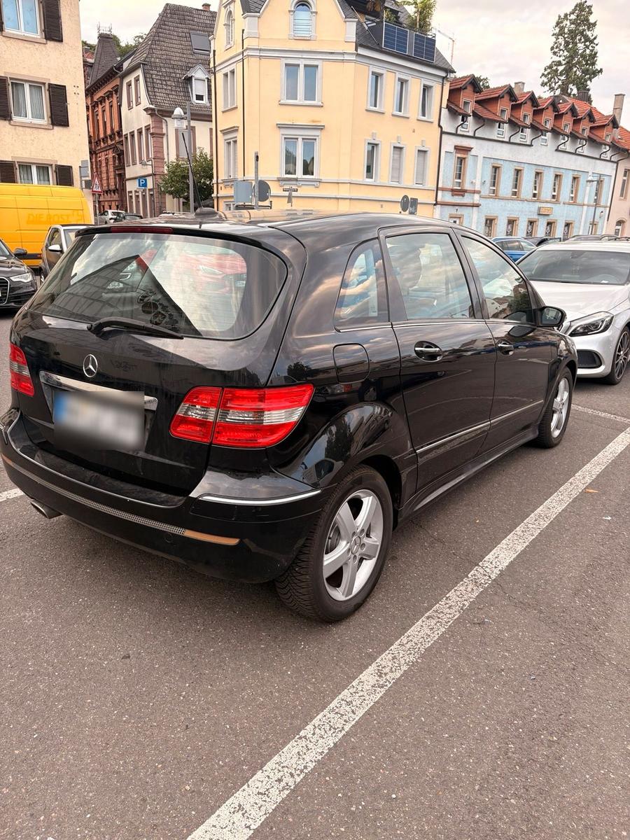 Mercedes-Benz B180 2005 — engine 109 HP (80kW)