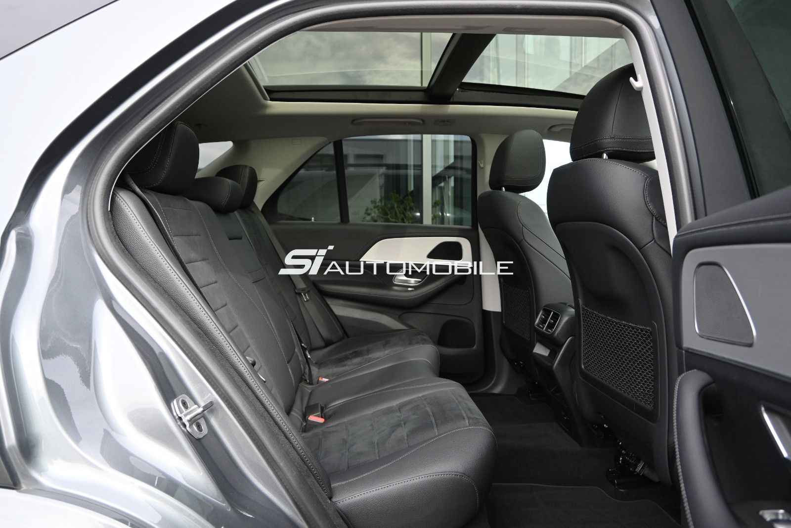 Fahrzeugabbildung Mercedes-Benz GLE 350 de 4MAT. AMG + NIGHT °ACC°AHK°PANO°HUD°