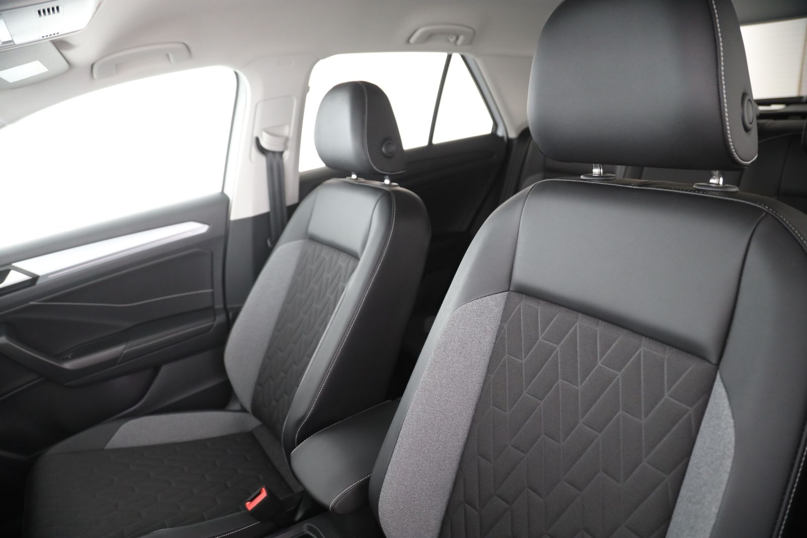 Volkswagen T-Roc - Bild 12