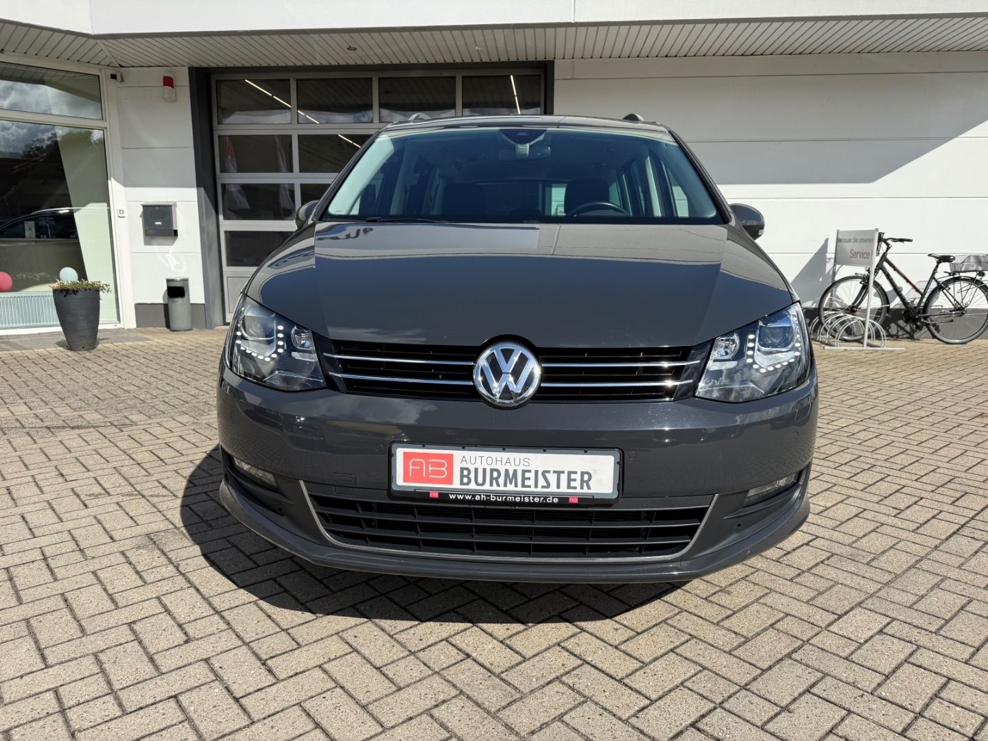 Fahrzeugabbildung Volkswagen Sharan Active Comfortline ACC SHZ Navi Dynau Bi-