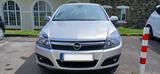 Opel Astra 1.9 CDTI   AHK - Opel Astra aus 2006 mit Diesel-Antrieb: Limousine