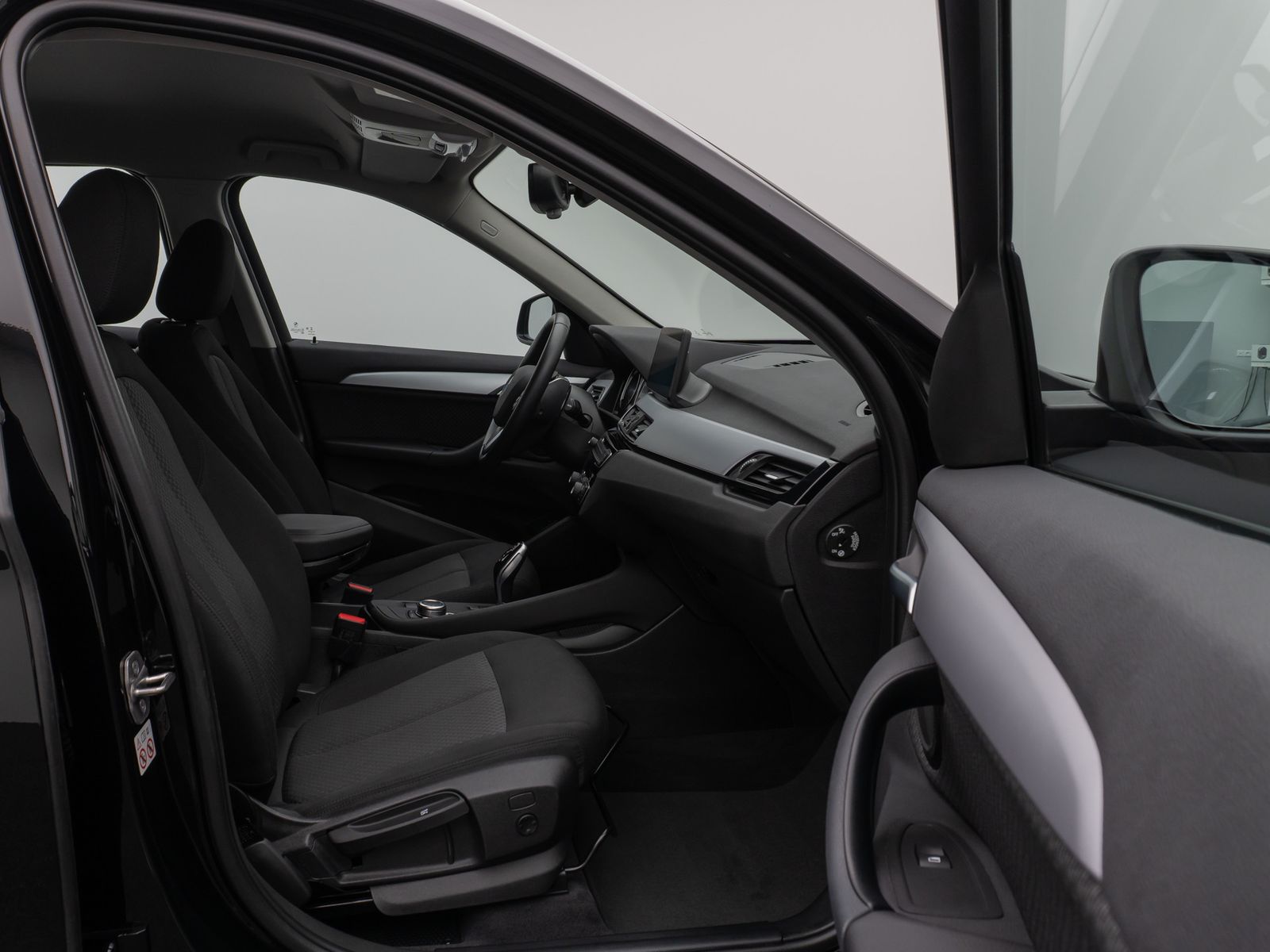 Fahrzeugabbildung BMW X1 sD20i Kamera HUD DAB Alarm Geschwindigkeitsre
