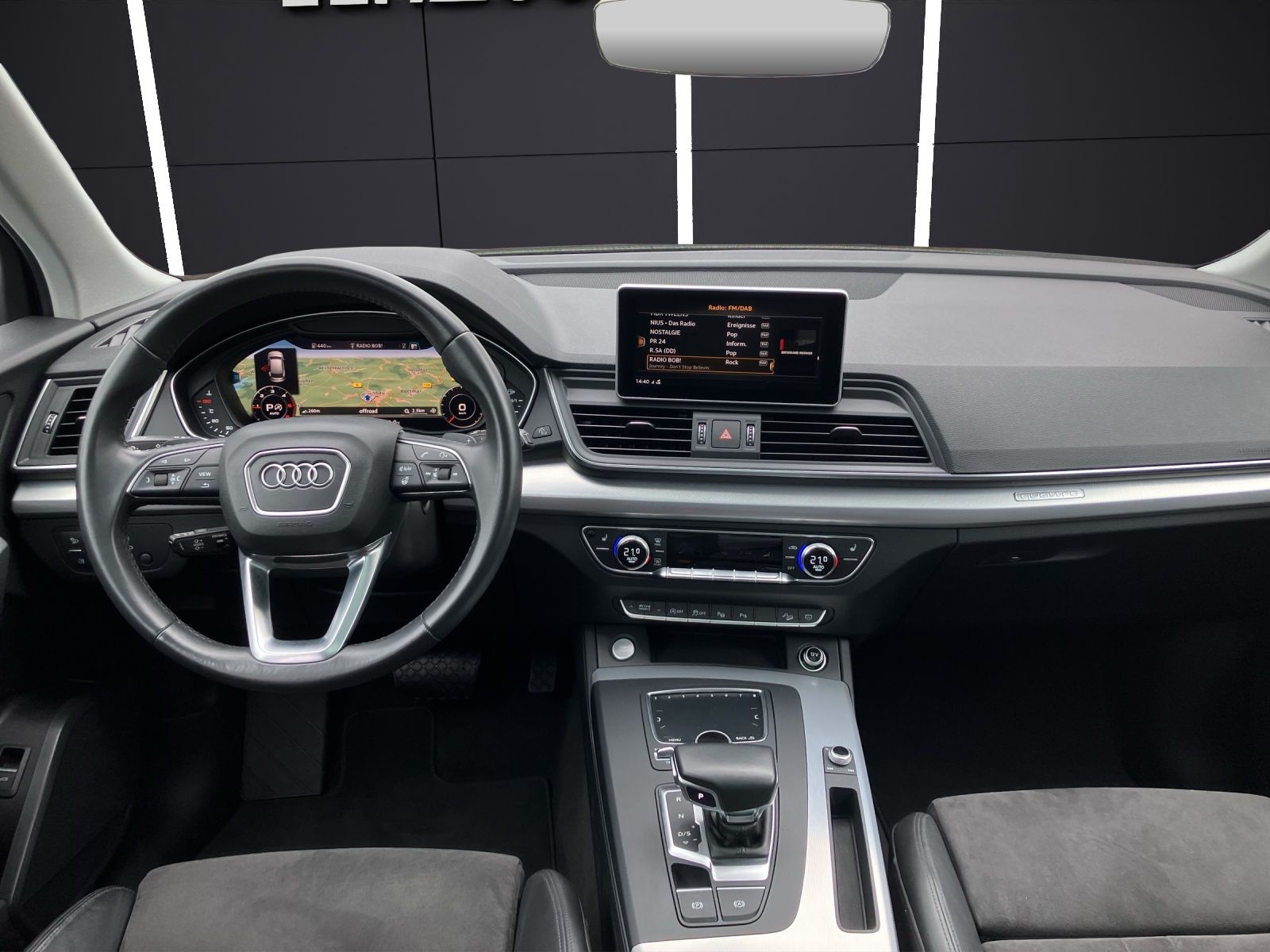 Fahrzeugabbildung Audi Q5 40 TDI quattro S-Line Matrix Navi ACC STHZ SH