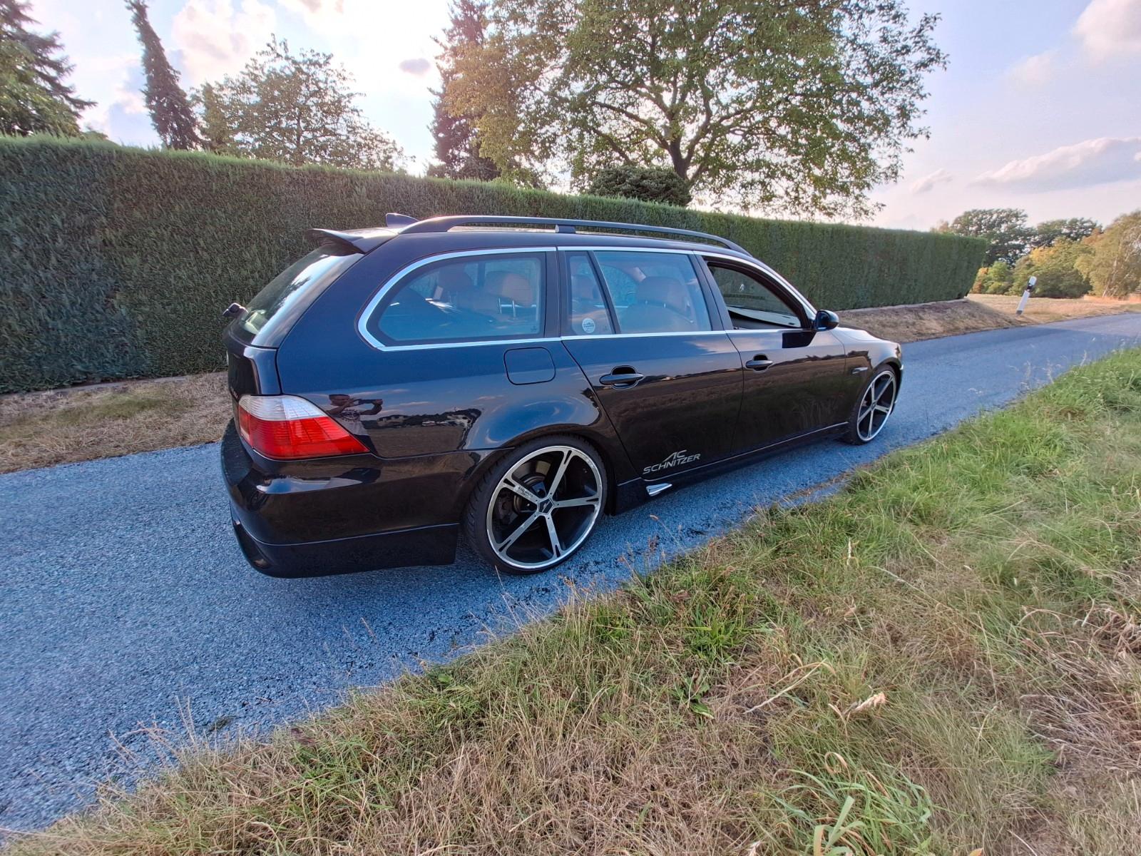BMW 530 2005 — interior