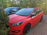 Ford Focus 1,5 EcoBoost 134kW ST-Line Red Turnier... - Ford Focus: ST Line Red