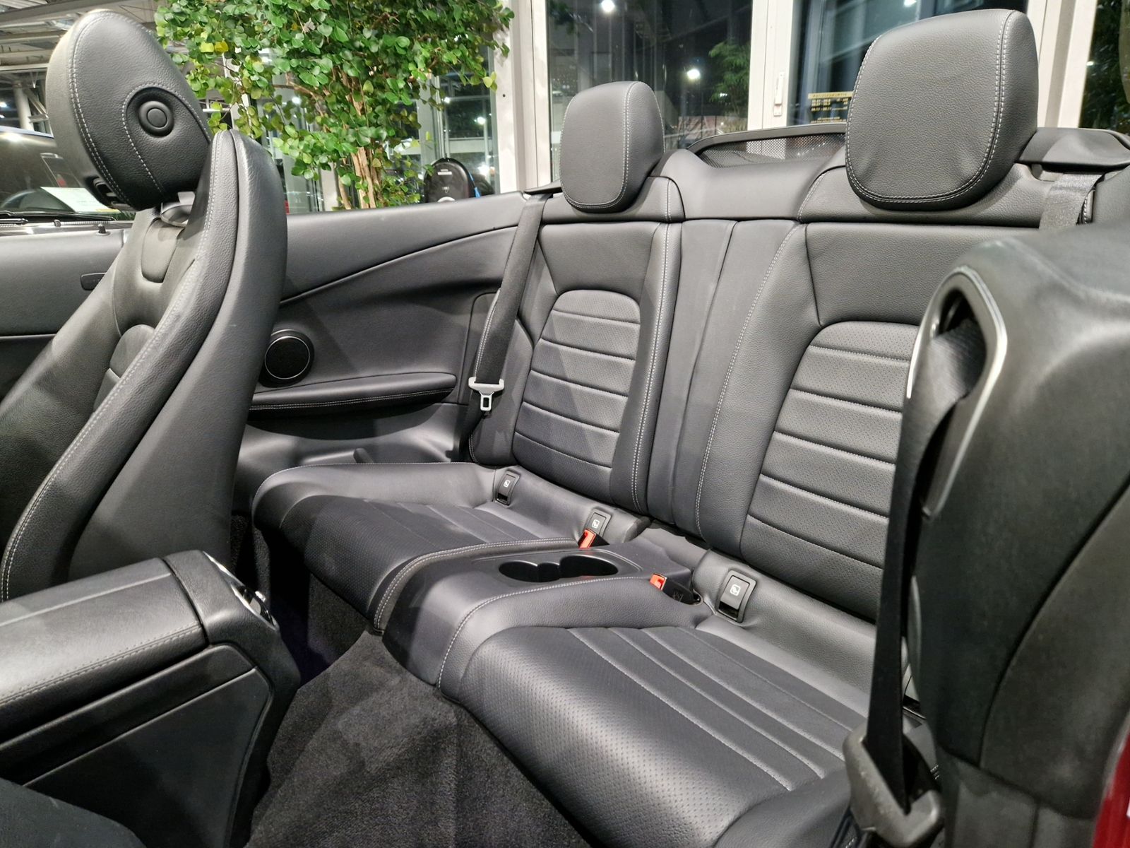 Fahrzeugabbildung Mercedes-Benz C 300 Cabrio AMG Line HUD LED NAV SHZ RFK 18"