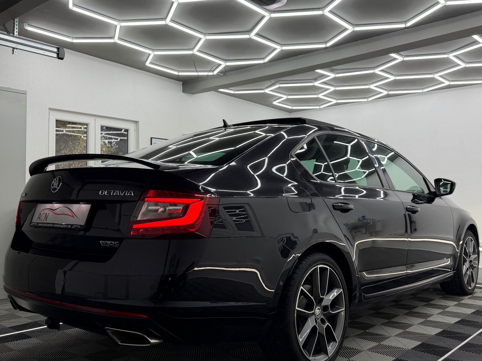 Fahrzeugabbildung SKODA Octavia Lim. RS/LED/PANO/DAB/MEMORY/ACC/AMBI+