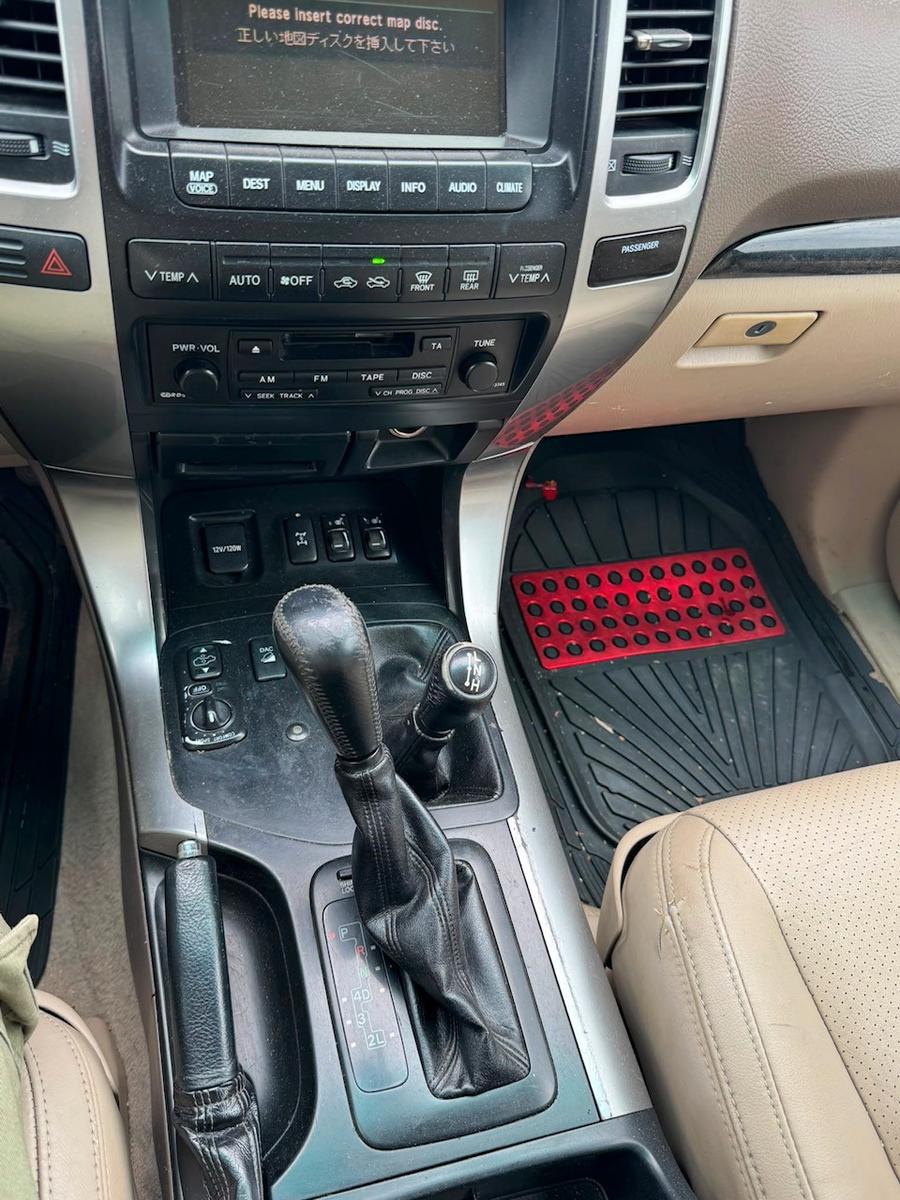 Toyota Land Cruiser 3.0 D-4D Executive | 173 ch | BVA | 8 places | Cuir | GPS | Toit ouvrant | Suspension pneumatique | Attelage